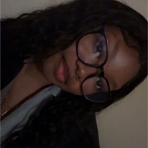 Meet your Posher, Eve